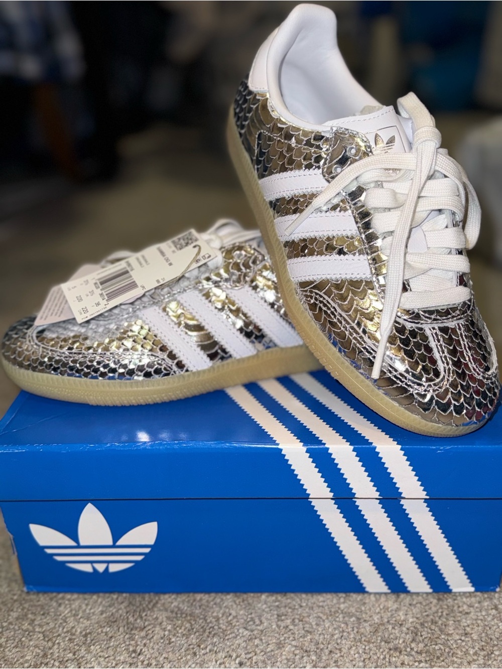 Women’s Samba OG’s Silver  Metallic Scale-Texture Sneakers with White Stripes